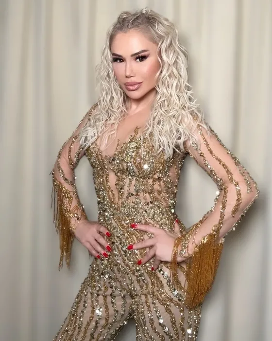 Ünlü türkücü Ceylan’ın sahne öncesi performansı olay oldu! Kuliste böyle dans etti...