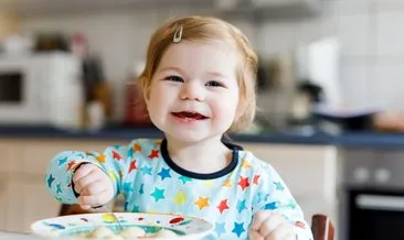 Bebeğinizin 11. ay gelişimi: Artık sizinle birlikte yemeğe oturacak ona da yer açın...
