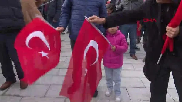 İstanbul'da 5 millet bahçesinin açılışı için tören alanına girişler başladı