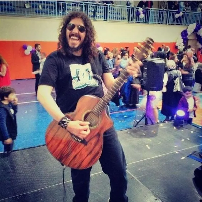 Müzisyen Umut Emre Aytekin öldürüldü! Nişanlısının kollarında can verdi!