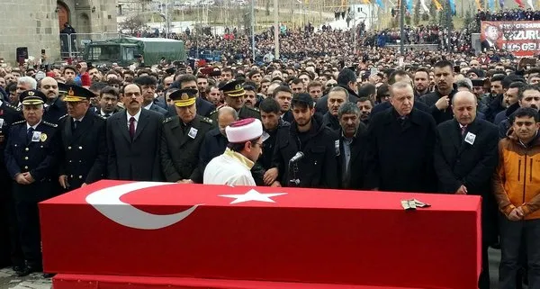 Teğmen Muhammed Kır’ı Erzurum’da son yolculuğuna onbinler uğurladı
