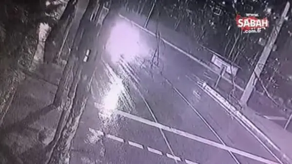 İstanbul'da feci kaza kamerada: Motoru tamamen koptu! | Video