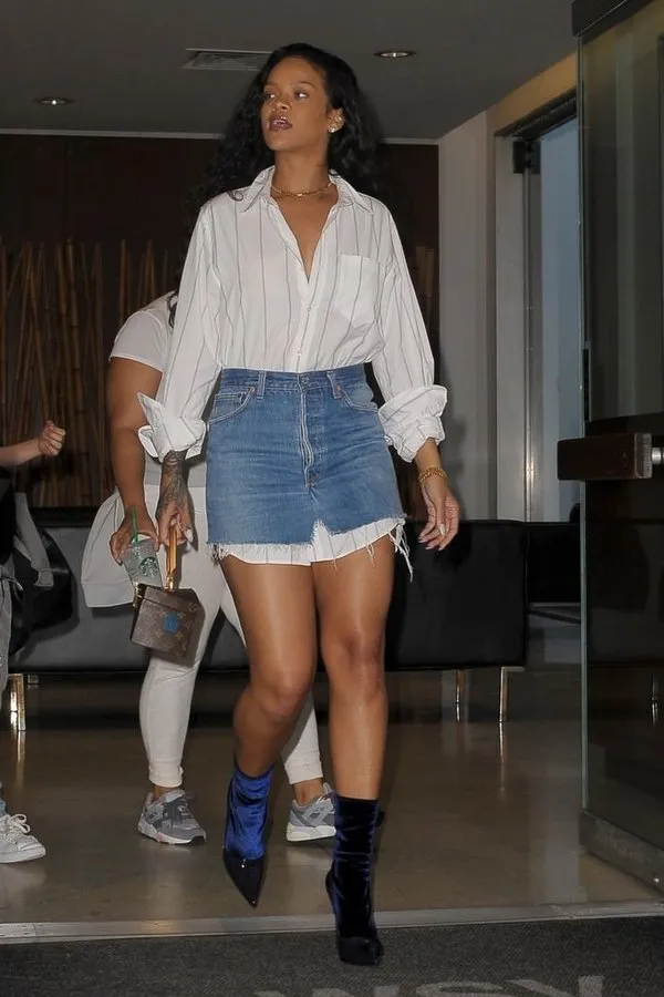 Rihanna yeni stiliyle görenleri şaşırtmaya devam ediyor