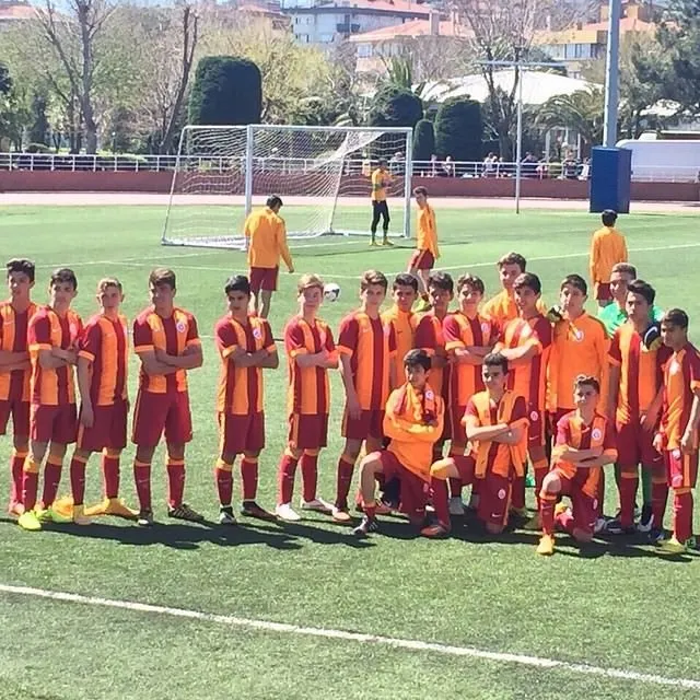 Galatasaray U14 Takımı gol oldu yağdı!