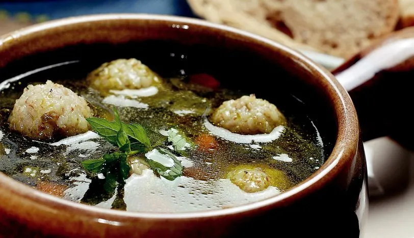 Ispanaklı Bulgur Köfteli Çorba Tarifi