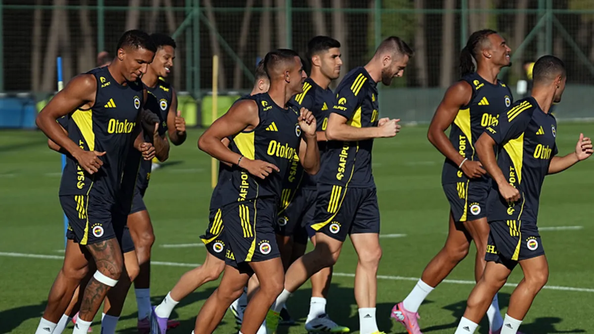 Fenerbahçe, Avusturya’da 3 hazırlık maçı oynayacak! İşte tarihleri… Fenerbahçe, Avusturya’da 3 hazırlık maçı oynayacak! İşte tarihleri…