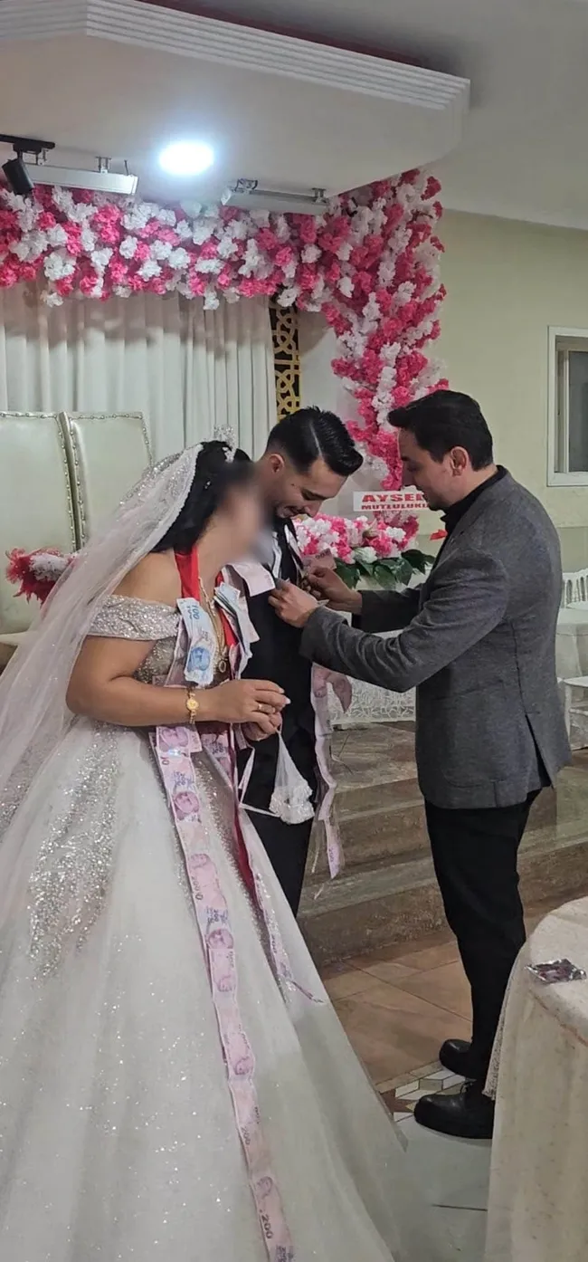 son-dakika-damat-dugun-sonrasi-hayatinin-sokunu-yasadi-altin-para-ne-varsa-toplayip-kacti-bana-hamileyim-demis-1765525572054.jpg
