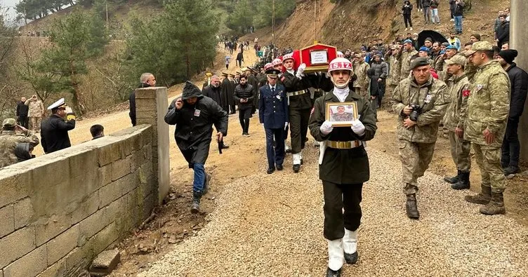 Hatay şehidini son yolculuğuna uğurladı