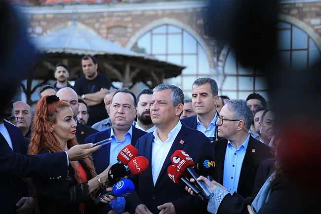 son-dakika-ozgur-ozel-chpden-istifa-mi-edecek-yeni-parti-sorusuna-cok-net-cevap-verdi-1779861131822.jpg SON DAKİKA… Özgür Özel CHP’den istifa mı edecek? Yeni parti kuracağı iddialarına dikkat çeken yanıt