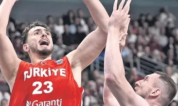 12 Dev Adam ezdi geçti!