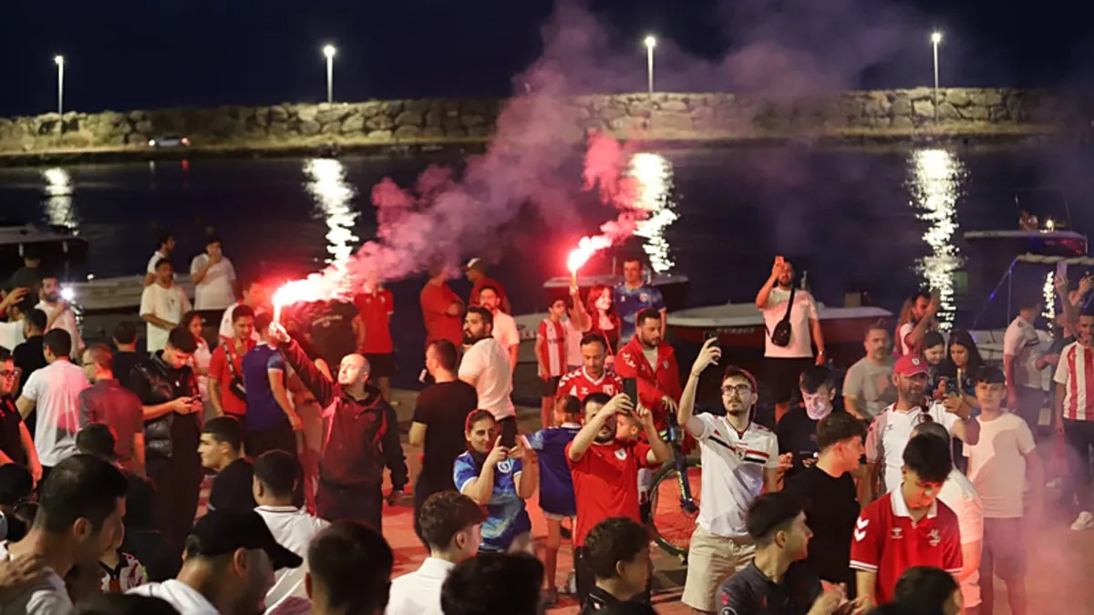 Samsunspor taraftarları, 61. kuruluş yıldönümünü kutladı Samsunspor taraftarları, 61. kuruluş yıldönümünü kutladı