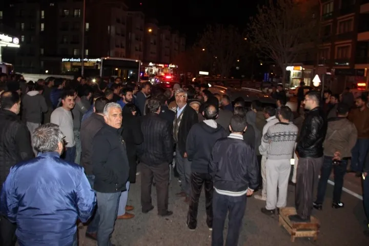 Ãlümlü kazanın olduÄu yerde bir kaza daha oldu! VatandaÅ isyan etti!