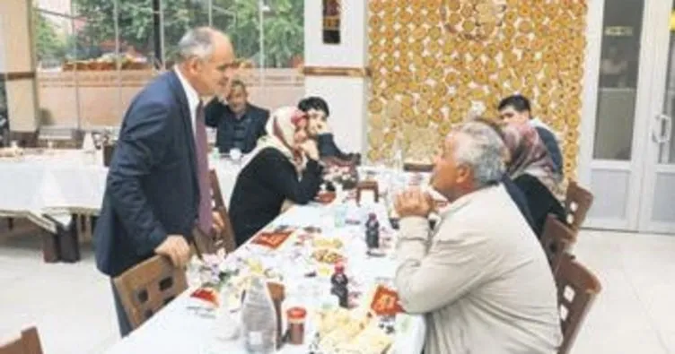 Başkan Öztürk şehit ailelerine iftar verdi