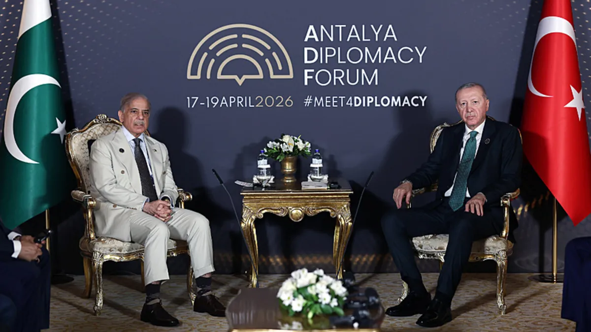 Başkan Recep Tayyip Erdoğan Pakistan Başbakanı Şerif ile bir araya geldi Başkan Recep Tayyip Erdoğan Pakistan Başbakanı Şerif ile bir araya geldi