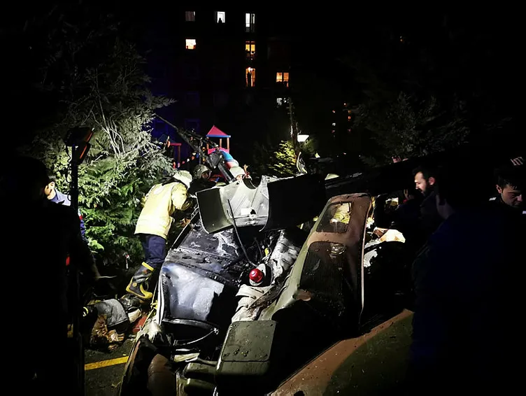 Son dakika: İstanbul Çekmeköy'de askeri helikopter düştü... işte olay yerinden ilk kareler