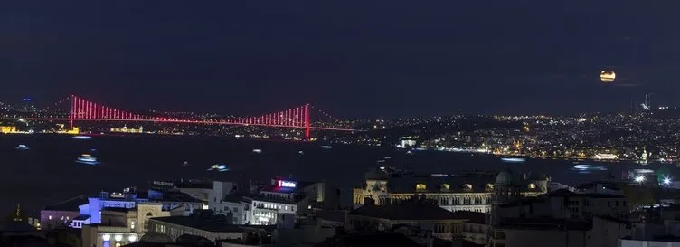 Süper Ay İstanbul’da görüldü