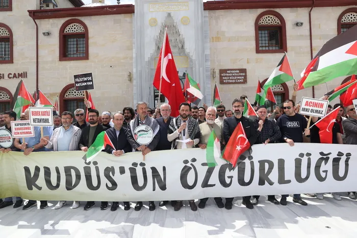 israilin-kuresel-sumud-filosuna-saldirisi-protesto-edildi-1777644634480.jpg