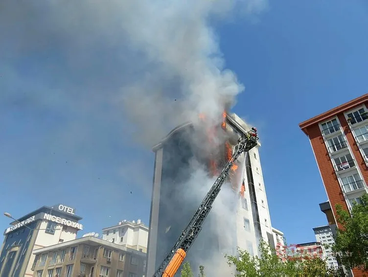 Ataşehir’de plazada yangın