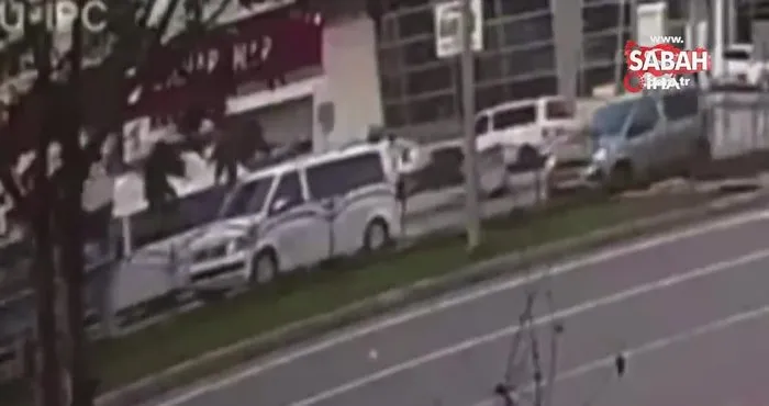 Batman’da feci kaza kamerada: Otomobilin çarptığı genç kız metrelerce savruldu | Video