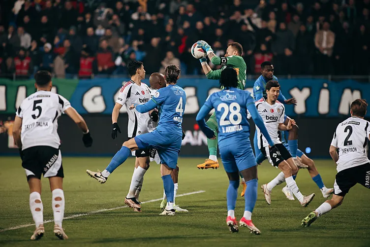 Son dakika haberi: Rizespor - Beşiktaş maçında inanılmaz pozisyon! Herkes gol diye beklerken Mert Günok...
