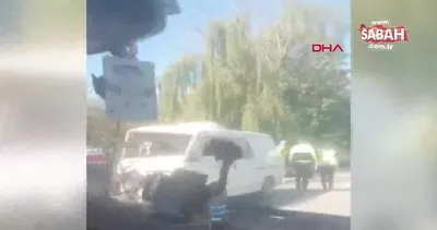 Bursa’da minibüs, traktöre çarptı: 1’i ağır 3 yaralı | Video