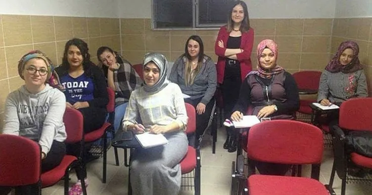 Yurt öğrencilerine haftada 4 gün yabancı dil kursu
