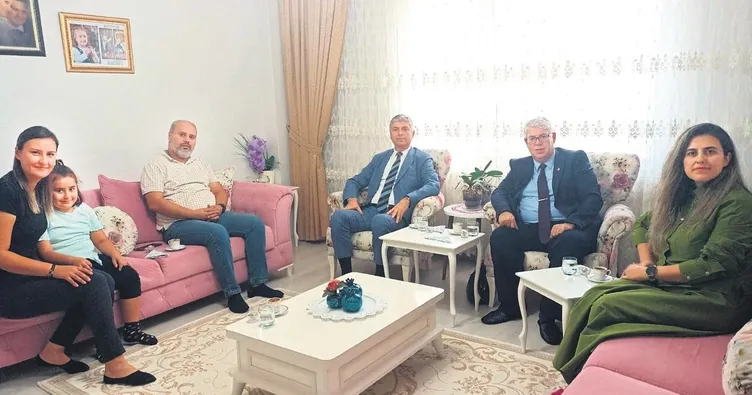 Bir kahvenizi içeriz