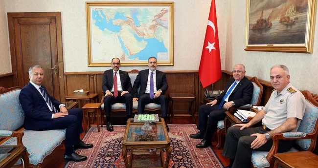 Milli Savunma Bakanlığı'nda güvenlik toplantısı Milli Savunma Bakanlığı'nda güvenlik toplantısı