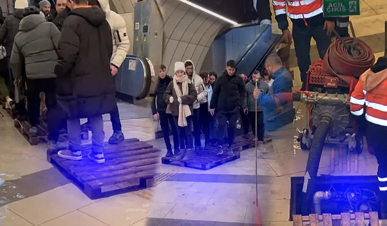 Küçükçekmece’de metrobüs durağı alt geçidini su bastı: Vatandaşlar paletlerin üzerinde resmen parkur yaptı!