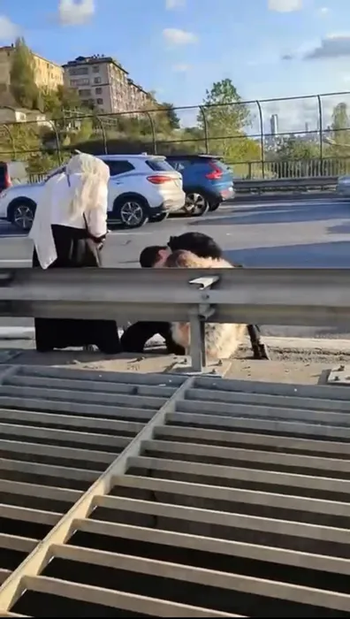 SON DAKİKA... İstanbul Sarıyer’de hatalı sollama facia getirdi: 2 ölü 4 yaralı!