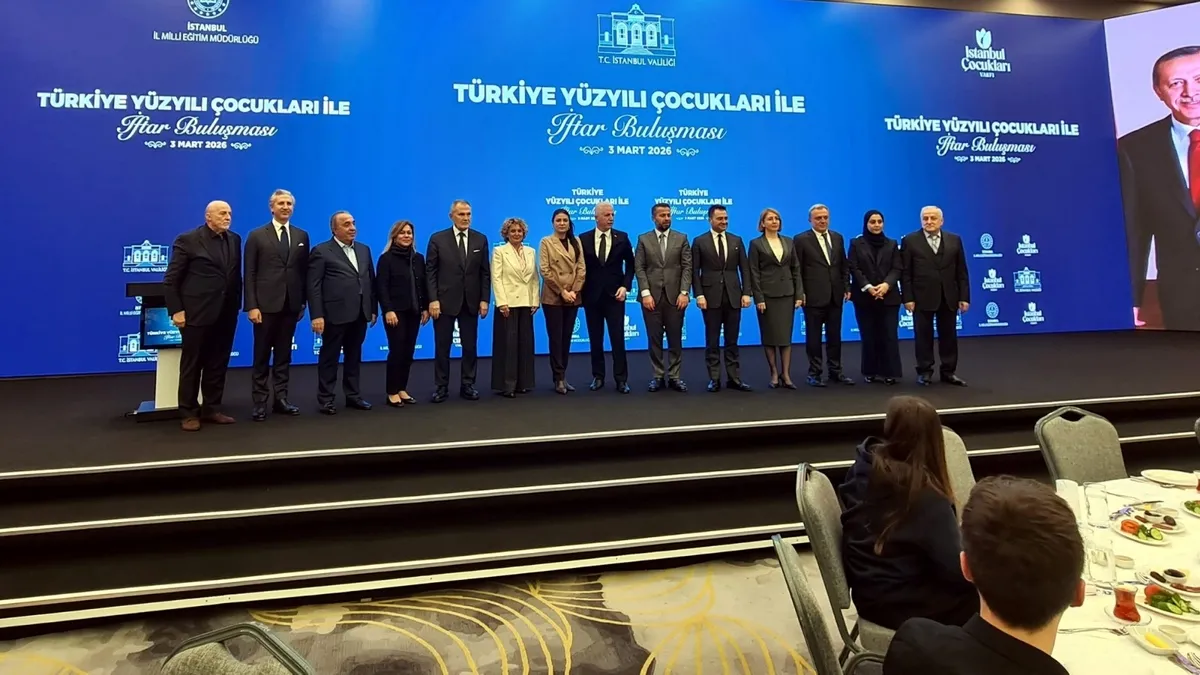 Vali Gül’den Türkiye Yüzyılı çocuklarına 10 bin liralık bayram harçlığı müjdesi Vali Gül’den Türkiye Yüzyılı çocuklarına 10 bin liralık bayram harçlığı müjdesi