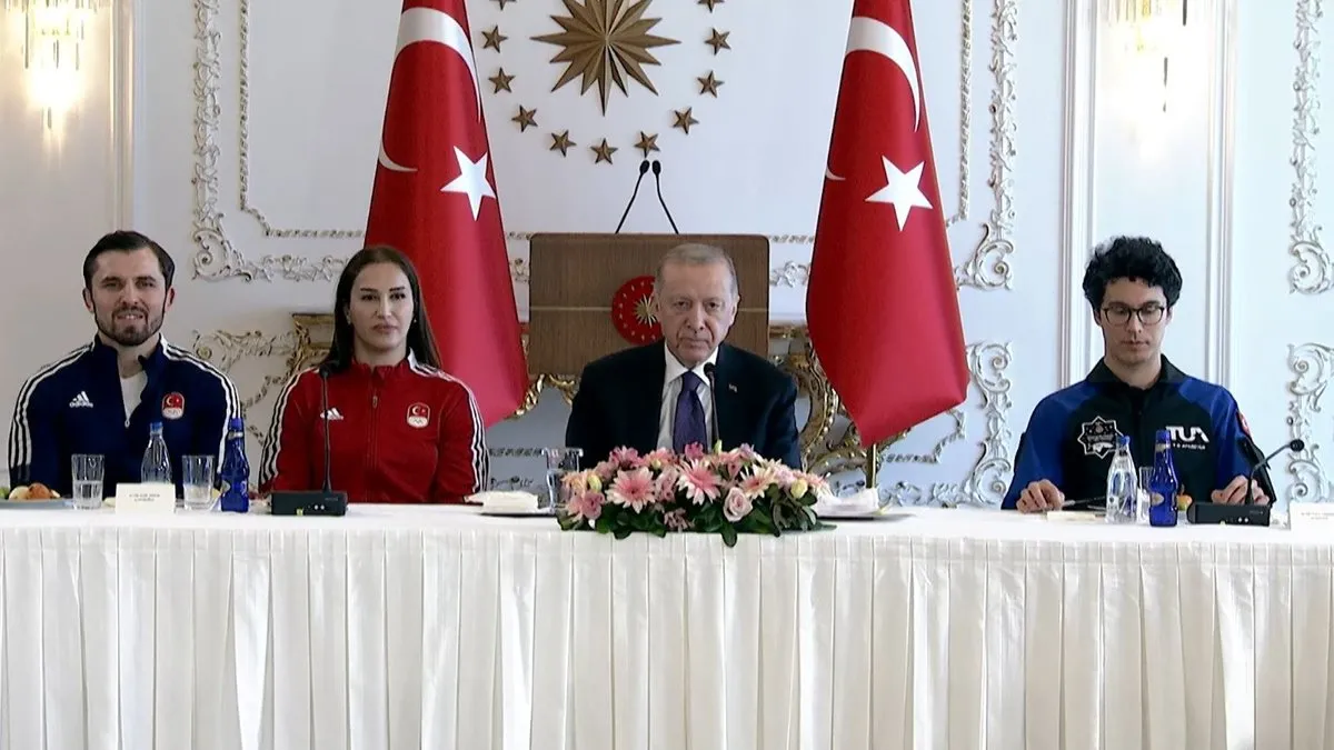 Başkan Erdoğan gençlerle buluştu: Türkiye'nin en büyük umudu sizlersiniz!