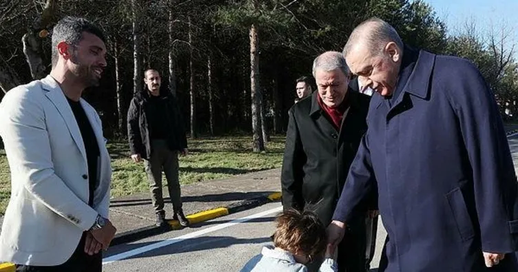 Elini öpen Zayn’a harçlık verdi