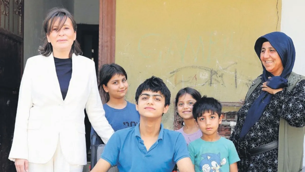 Enes akülü tekerlekli sandalyesine kavuştu Enes akülü tekerlekli sandalyesine kavuştu