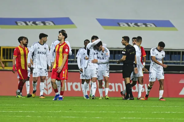 kasimpasa-turkiye-kupasinda-3-golle-turladi-1793292867506.jpg