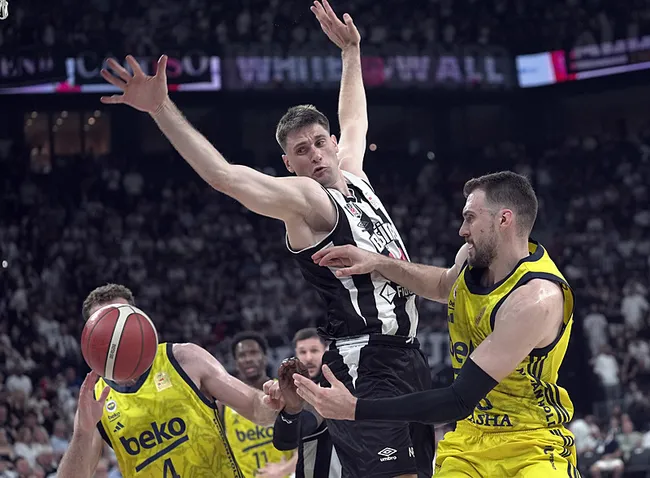 basketbol-super-ligi-final-serisi-besiktas-fenerbahce-bekoyu-devirdi-1750534992124.jpeg