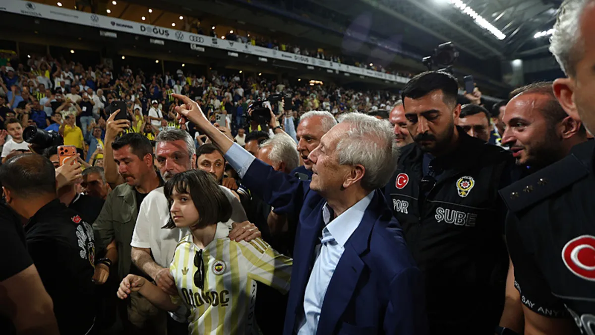 Beşiktaş’tan Fenerbahçe Başkanı Aziz Yıldırım’a tebrik! Beşiktaş’tan Fenerbahçe Başkanı Aziz Yıldırım’a tebrik!
