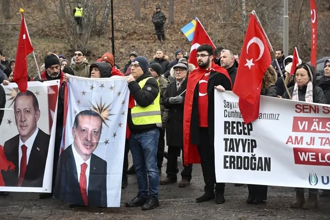 isvecte-avrupa-turk-demokratlar-birliginden-baskan-erdogana-destek-1674330341521.jpg İsveç'te Avrupa Türk Demokratlar Birliği'nden Başkan Erdoğan'a destek