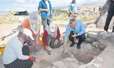 Vali Şimşek Çiftlik Tepe’de kazı yaptı