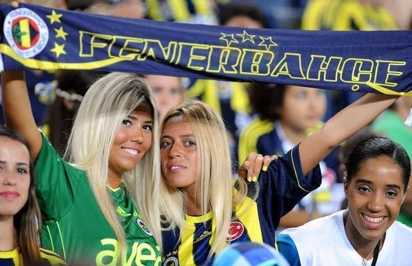 Fenerbahçe tribünleri erkeği unuttu