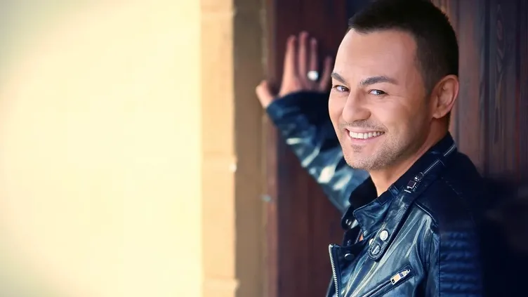 Zor günler geçiren ünlü şarkıcıya yardım eli uzattı... Sanatçı Sezen Aksu’dan Serdar Ortaç’a büyük jest!