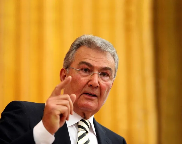 Deniz Baykal kimdir?