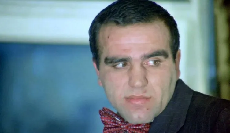 ’Şark Bülbülü’nün ’Mazlum’u ’Gerzek Şaban’ın ’Kahveci Hamza’sı ’Doktor Civanım’ın da ’Gaffur’uydu! Adnan Ayberk’in hayat hikayesi yürek burktu!