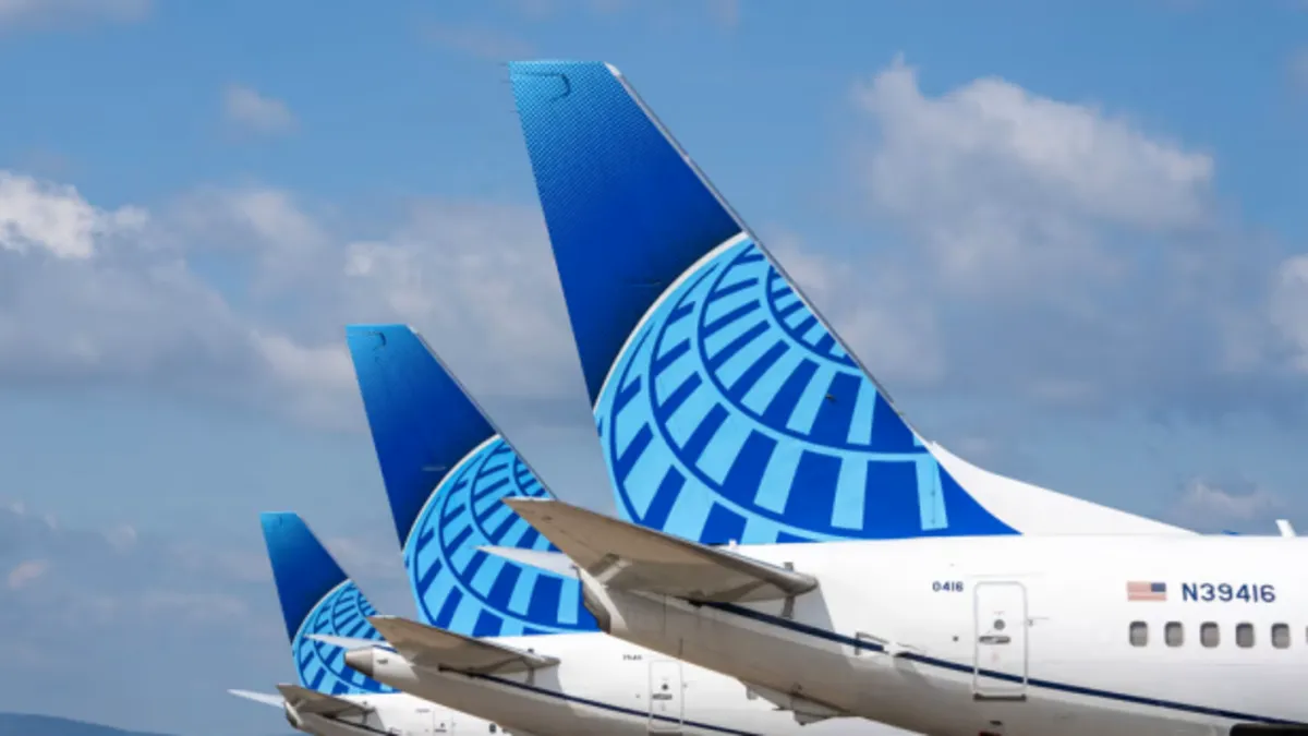 Jet yakıtı fiyatı ABD’li hava yolu şirketini sarstı! United Airlines uçuşlarını azaltma kararı aldı Jet yakıtı fiyatı ABD’li hava yolu şirketini sarstı! United Airlines uçuşlarını azaltma kararı aldı