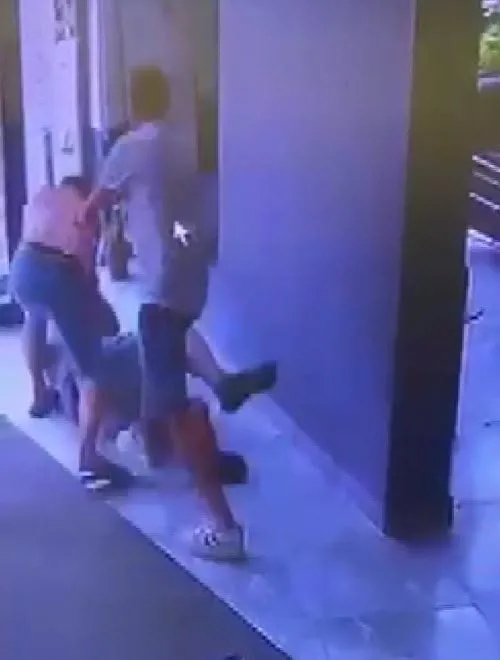 Aidat kavgası kanlı bitti: Apartman yönetici yardımcısı öldürüldü! Dehşet anlarının görüntüleri ortaya çıktı...