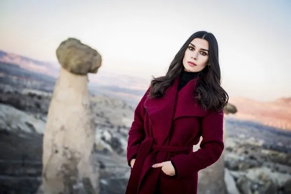 Aşk ve Mavi'nin Mavi'si Burcu Kıratlı, bakım sırlarını anlattı
