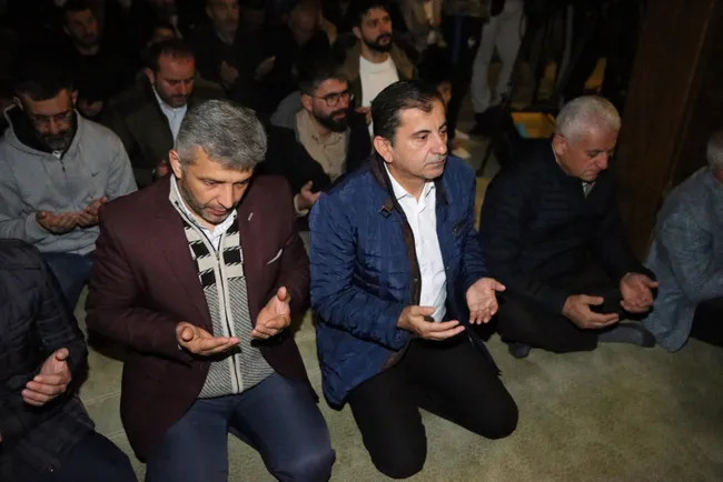 diyanet-isleri-baskani-erbas-orduda-mazlumlara-dua-filistine-vefa-sabah-namazi-bulusmasina-katildi-1697177014187.jpg