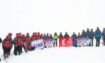 Sarıkamış şehitleri anısına Erek Dağı’na tırmandılar