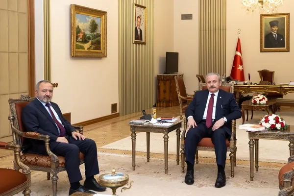 beu-rektoru-tbmm-baskani-prof-dr-mustafa-sentopu-ziyaret-etti-1645112518467.jpg