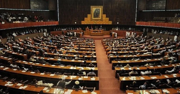 Pakistan’da 261 siyasetçinin milletvekilliği askıya alındı!